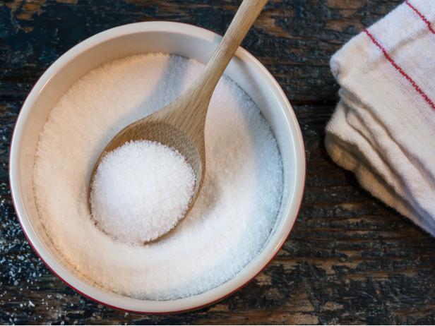 Read more about the article The Art of Pairing Tea and Salt